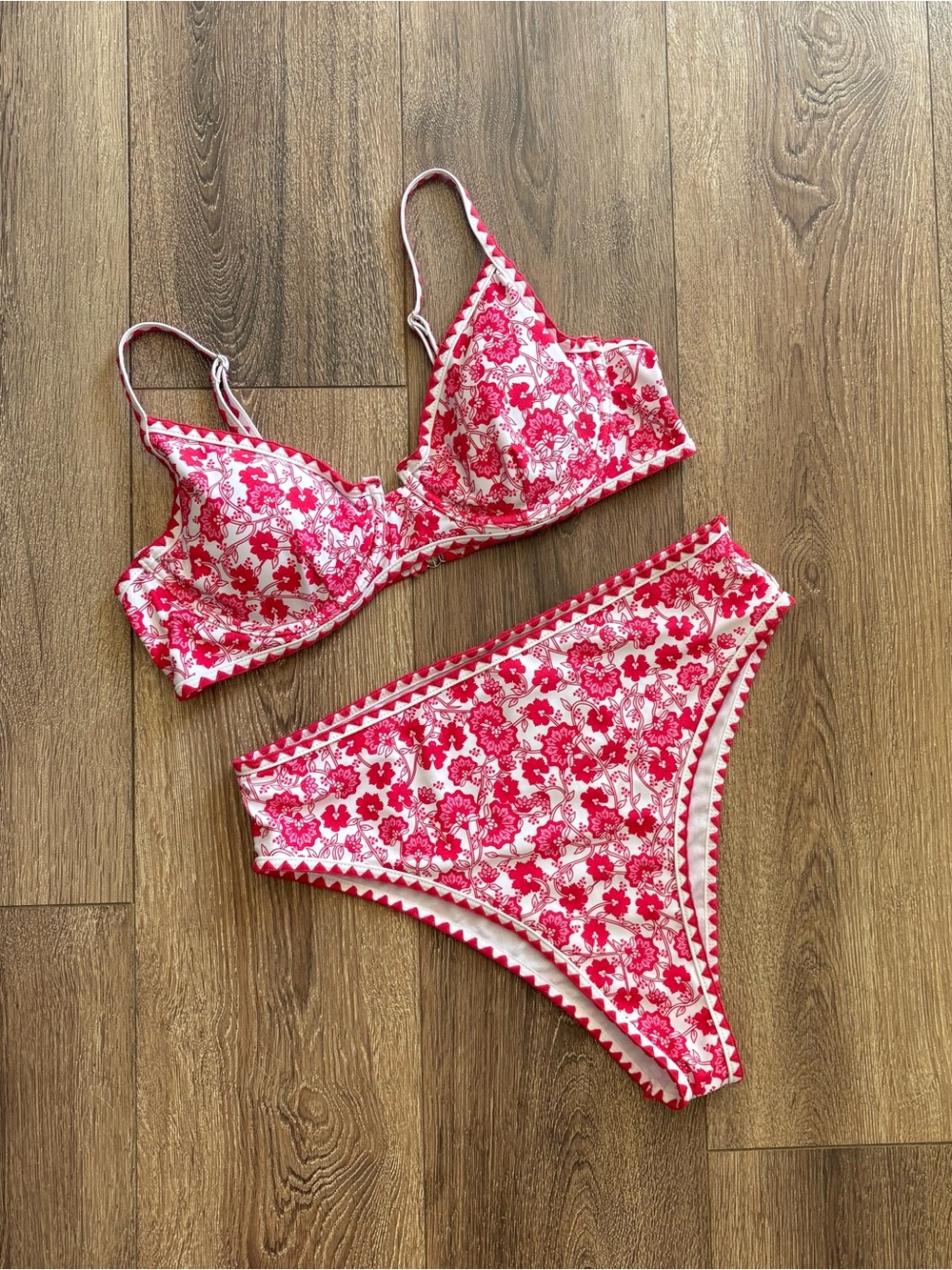 Women's Floral Bikini Set - Sculpted Underwire Top and High-Cut Bottoms XL